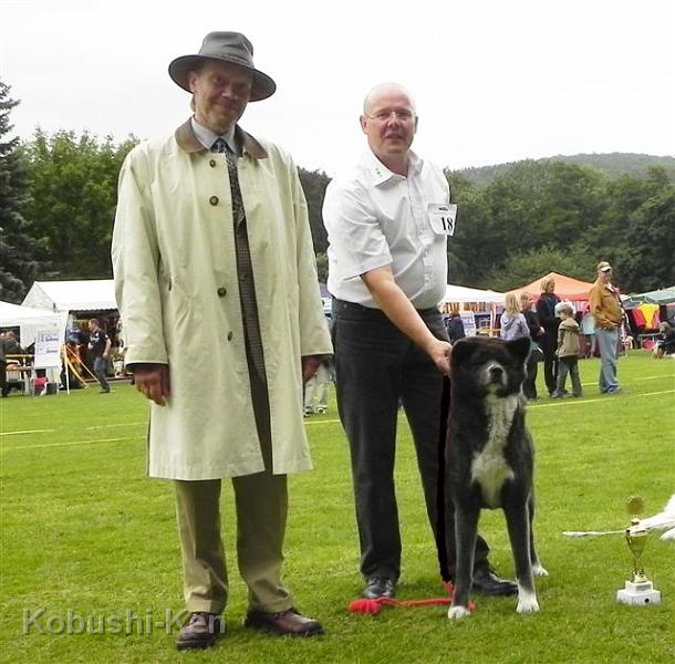 Kosho_BOB_1590a.JPG - Kosho wird BOB beim Rassehunde-Meeting in Meisdorf am 26.06.11